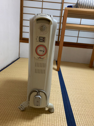 デロンギのオイルヒーターです