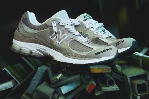 ニューバランス New Balance 2002r