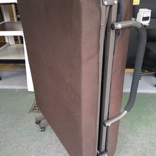 【リサイクルスターズ鹿大】 スタッフオススメ品！保管状態良好！折りたたみベッド　ブラウン