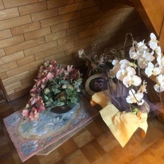 花瓶、掛け軸、他。100点近くあります