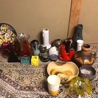 花瓶、掛け軸、他。100点近くあります