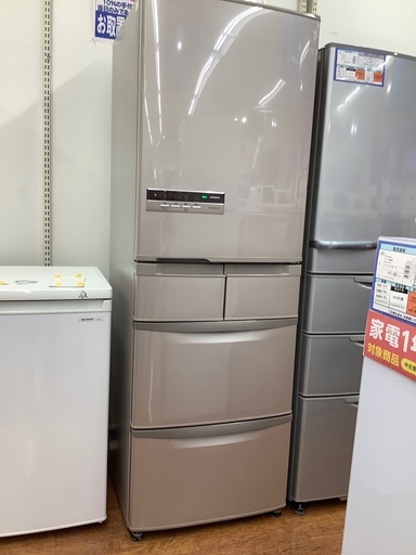 HITACHI5ドア冷蔵庫のご紹介です。