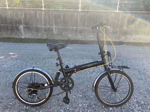 折りたたみ自転車　2017年製　6段ギア　サスペンション付き　中古美品