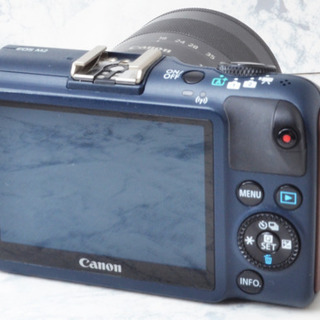 超極上○小型・軽量・高性能○Wi-Fi内蔵○キャノン EOS M2 1
