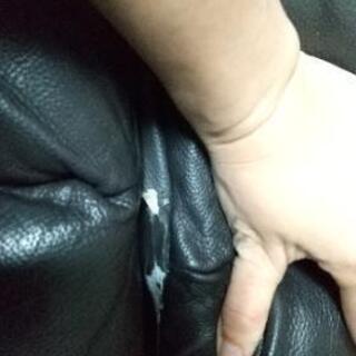 ニトリの3人用電動本革テーブル付きリクライニングソファ (ビリーバー3 DBR 革)

