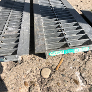 合計7枚 グレーチング 6トン用 GTU-25-18×2枚 他5枚 用水路 側溝 溝幅:180mm用 