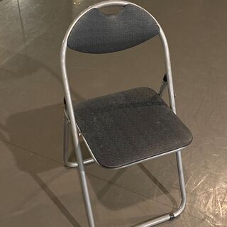 パイプ椅子　25脚