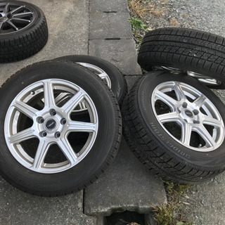 114.3 5穴　トヨタ　クラウン　ヴォクシーなどスタッドレス