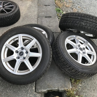 114.3 5穴　トヨタ　クラウン　ヴォクシーなどスタッドレス