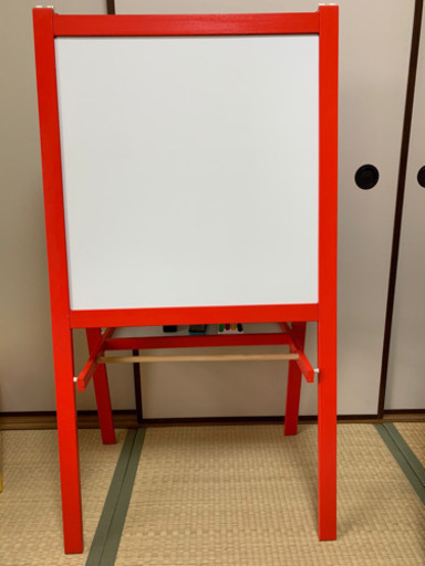 Ikeaの子供用ホワイトボード 黒板イーゼル 専用マーカー チョーク付き Zjx Kobe 青木のその他の中古あげます 譲ります ジモティーで不用品の処分