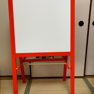 IKEAの子供用ホワイトボード＆黒板イーゼル＋専用マーカー／チョ...
