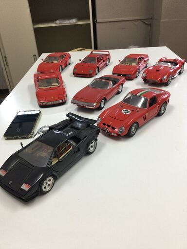 フェラーリ８台・ランボルギーニ(多分)1台