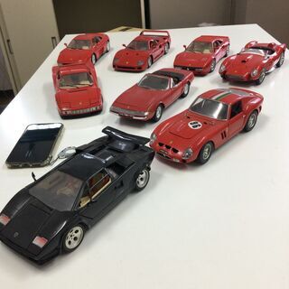 フェラーリ8台・ランボルギーニ(多分)1台