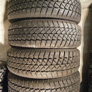 15インチ バリ溝カップピン スパイクタイヤ 195/65Ｒ15...