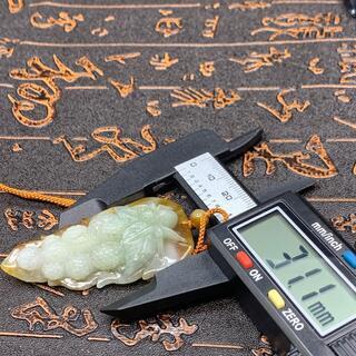  本翡翠　ペンダント  ネックレス 葡萄 蜘蛛 お手作り　ミャンマー産　天然翡翠 ヒスイA貨 男女兼用 鑑別書有 2022072310