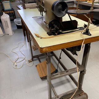 値下げしました 工業用ミシン ブラザーDB2-B755-3 台付き 予備モーター
