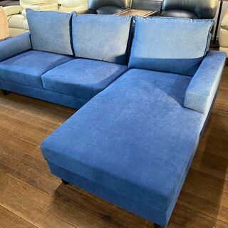 新品ブルーカウチソファー！240cm幅で39800円はバリ安い！まずは見学に来てください＼(^o^)／