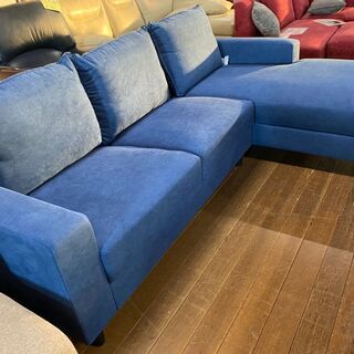 新品ブルーカウチソファー！240cm幅で39800円はバリ安い！まずは見学に来てください＼(^o^)／
