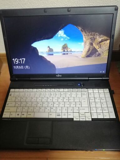 富士通　Lifebook 高性能第3世代Core i5搭載 メモリ8G 新品SSD240G CDDVD読み書き　Wifi対応 大画面15.6インチ 最新Windows10搭載