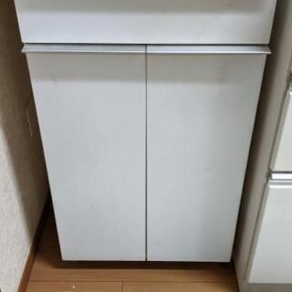 食器棚　キャスター付ごみ箱　セットで　ニトリ