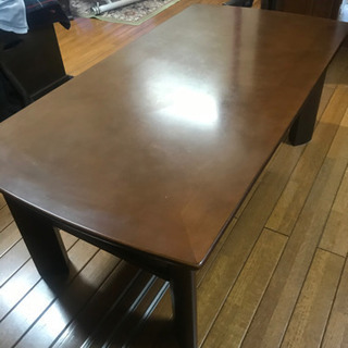 サイズ　106×55×高さ41 きれいなテーブル