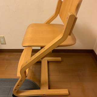 【ネット決済】学習椅子　木製椅子　しっかりした作りのイスです