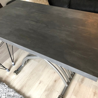 サリスカンディ　ガス圧昇降式リビングテーブル　使用一年程度