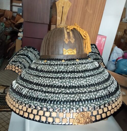 甲冑（兜と鎧） 等身大の精巧なレプリカ（重厚）