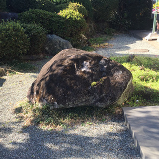 大きな庭石　0円です　横幅約1100mm