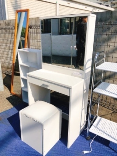 白い可愛いドレッサー1000円で大阪府泉佐野市