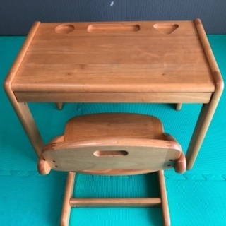 【取引中】木製机・椅子のセット　幼児用