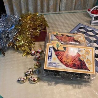 クリスマスツリー用電飾　２箱と金銀のモール