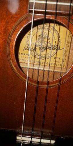 アメリカンヴィンテージ ファビラ バリトンウクレレ ハードケース付属