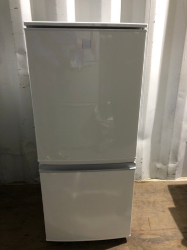 [重]1114-103 シャープ冷蔵庫　SJ-14E5-KW 2018年製　137L  2ドア
