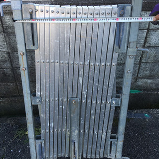 仮設材　伸縮ゲート