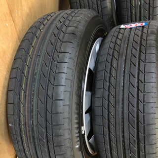 車のパーツ 新品　現行　ホンダ　フィット　純正　タイヤホイールセット　15インチ