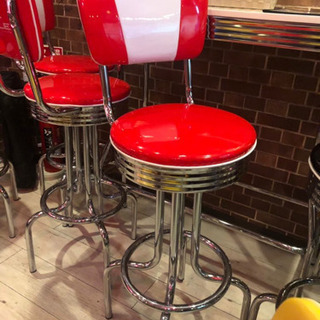 おしゃれcafe、Bar黒テーブル&赤チェア