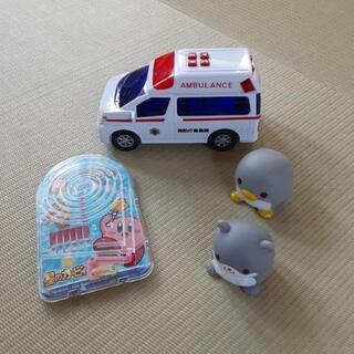 救急車　カービー　等おもちゃセット