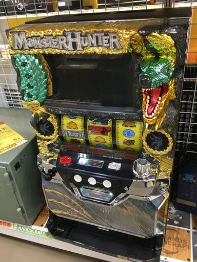 エンターライズ モンスターハンター月下雷鳴 下パネル傷あり 要コイン機 ドル箱・メダル（約800枚前後）・データカウンター付属  中古品