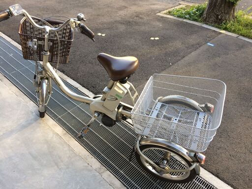 地域限定　パナソニック　カロヤカライフ　三輪車　新基準　13,2AH　チタンシルバー　アシスタワゴン　パスワゴン　神戸市　電動自転車 地域限定 パナソニック カロヤカライフ 三輪車 新基準 13,2AH チタン