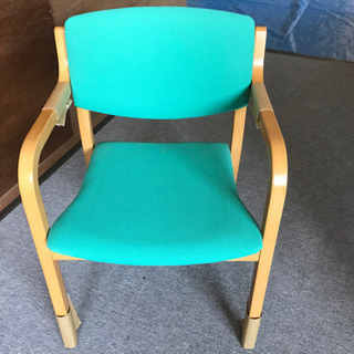 肘付き　チェアー4脚　1個5000円でお譲りします！