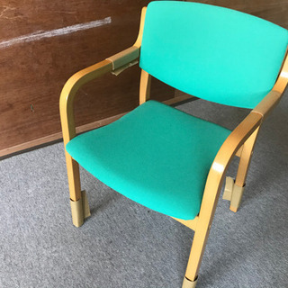 肘付き　チェアー4脚　1個5000円でお譲りします！