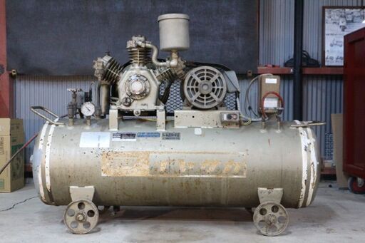 14キロ高圧エアーコンプレッサー　3気筒