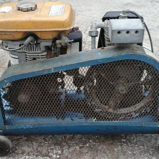 コンプレッサー 実働 ❢❢ イワタ製のエンジンタイプ ❢❢ 電源がない