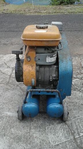 コンプレッサー 実働 ❢❢ イワタ製のエンジンタイプ ❢❢ 電源がない