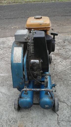 コンプレッサー 実働 ❢❢ イワタ製のエンジンタイプ ❢❢ 電源がない