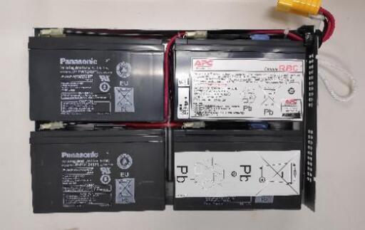 (写真追加)UPS交換用バッテリー（2台有り、価格表示は1台分）
