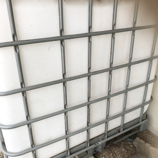 水タンク縦の長さ1メートル20横1メートル高さ1メートル