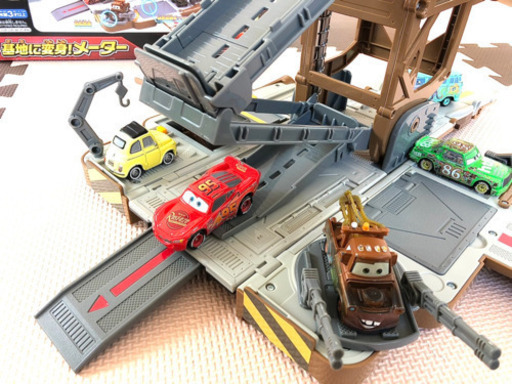 Disneyカーズトミカ製基地に変身 メーター はんな 岩倉のおもちゃの中古あげます 譲ります ジモティーで不用品の処分