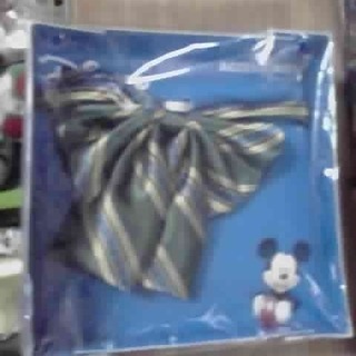 ミッキーマウス 蝶ネクタイ　香港商品？　